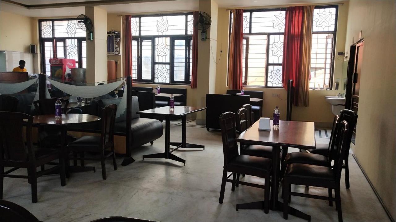 Hotel Vyshak International Mysore Extérieur photo