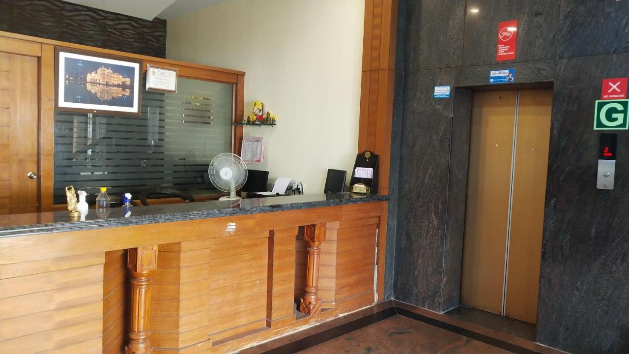 Hotel Vyshak International Mysore Extérieur photo