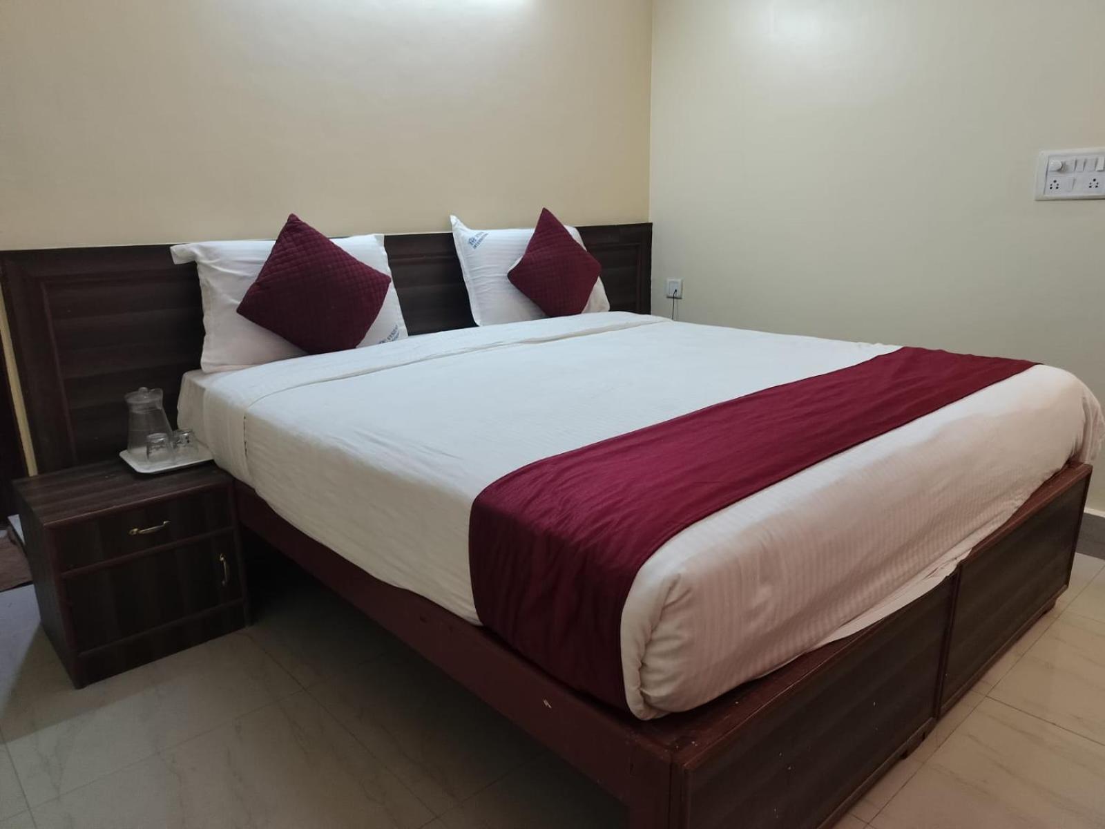 Hotel Vyshak International Mysore Extérieur photo