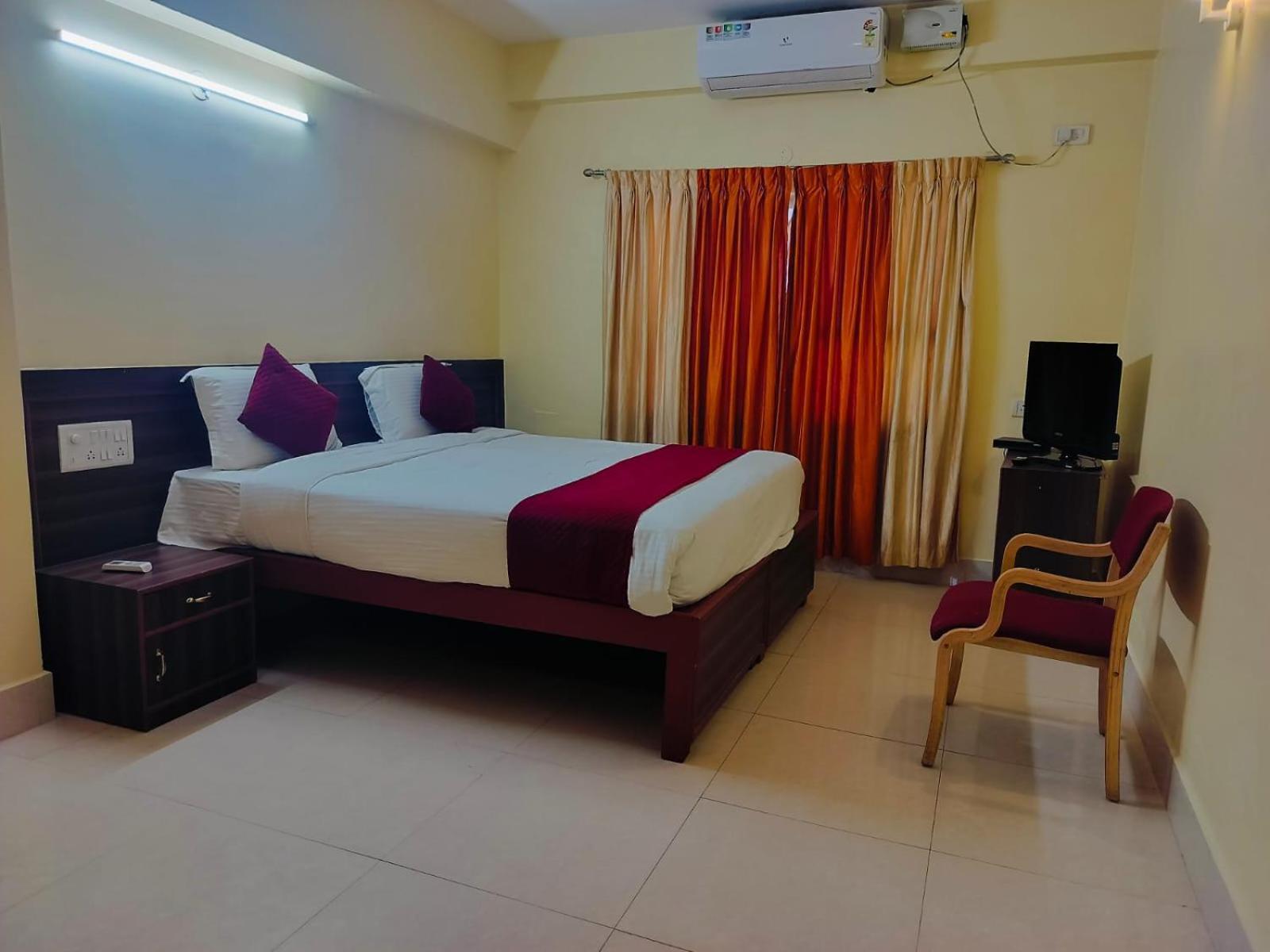 Hotel Vyshak International Mysore Extérieur photo
