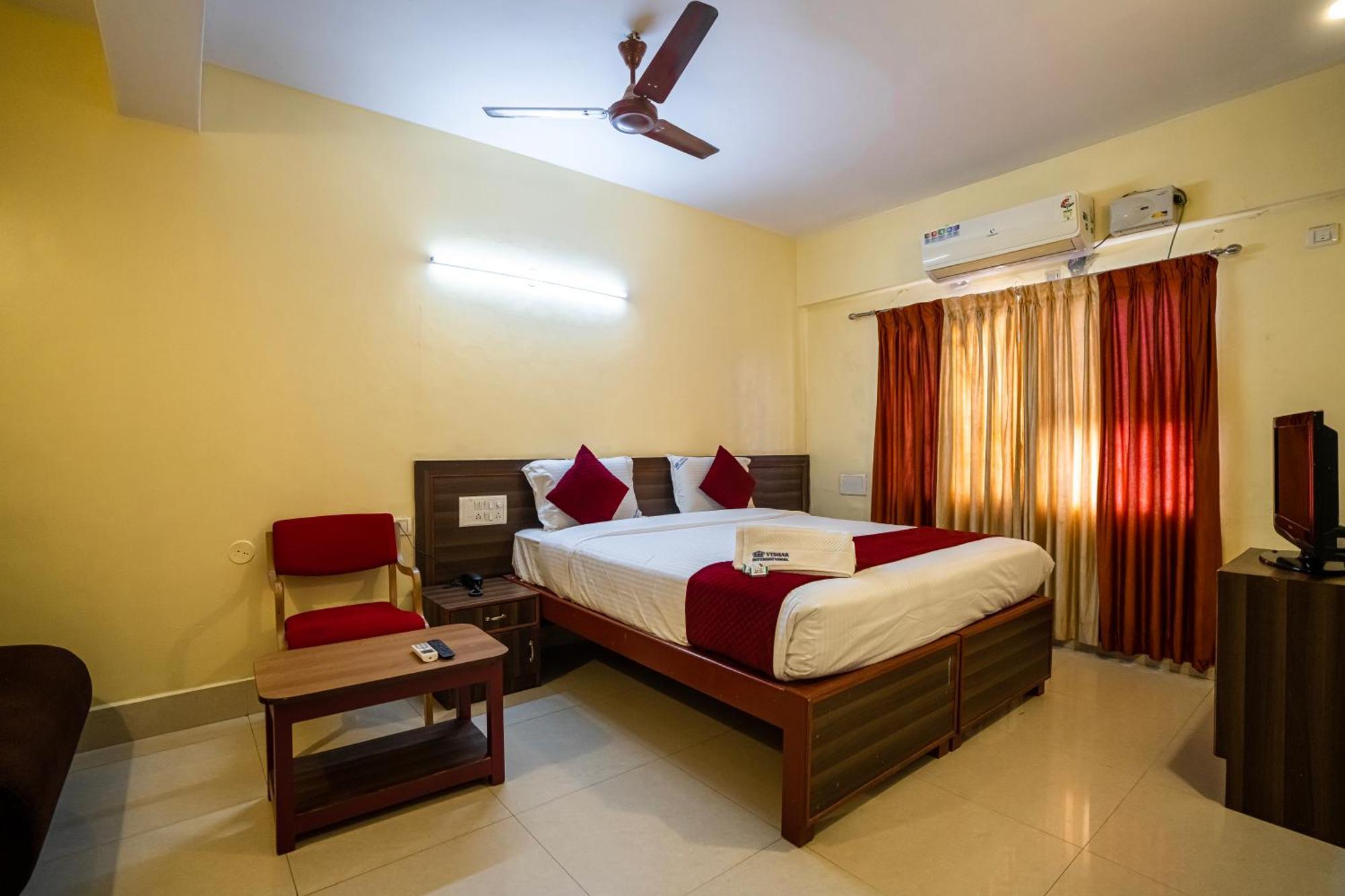 Hotel Vyshak International Mysore Extérieur photo