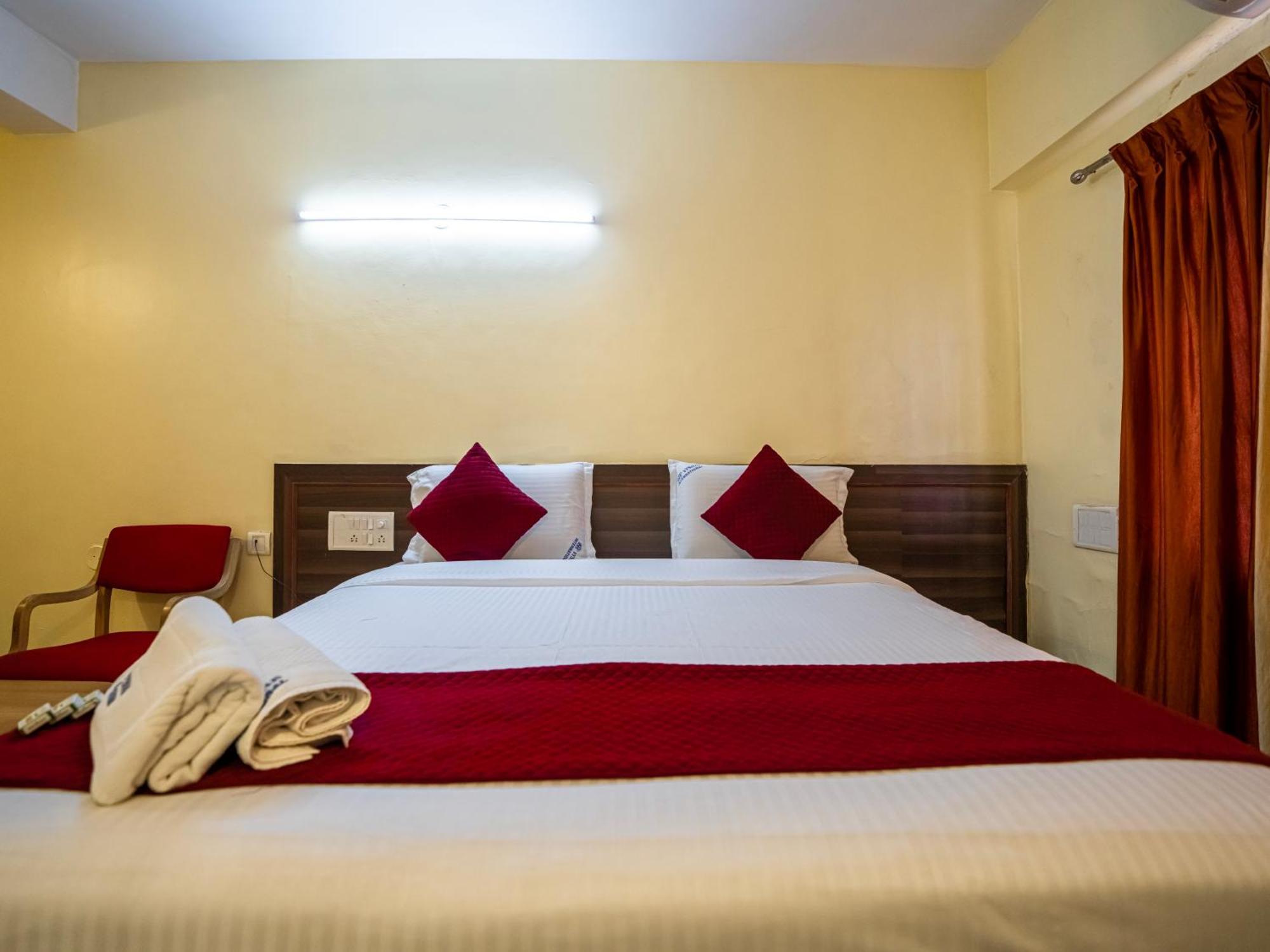 Hotel Vyshak International Mysore Extérieur photo